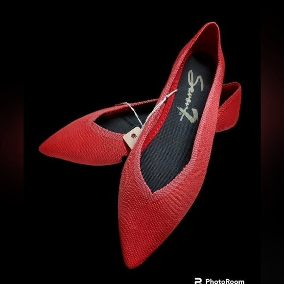 Seven 7 Elsa Point size 8 Flats pointed Red - Picture 3 of 9